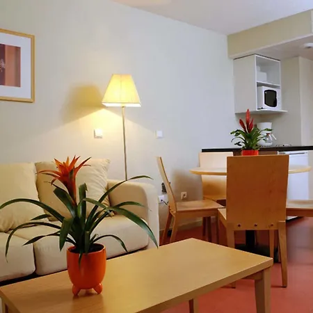 Mariale By Popinns 公寓式酒店