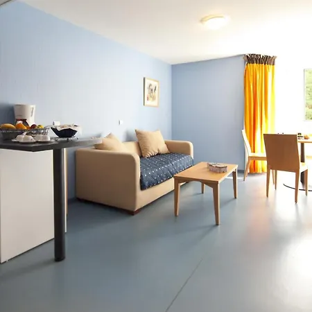 Mariale By Popinns 公寓式酒店