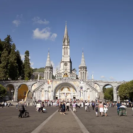 Mariale By Popinns Apartahotel