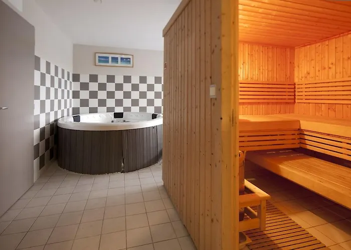 Hotel apartamentowy Mariale By Popinns