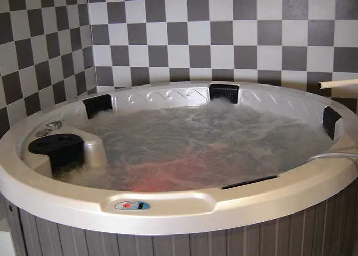 Hotel apartamentowy Mariale By Popinns Lourdes